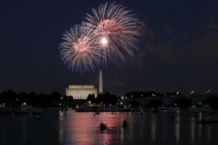 Fireworks explode over the Lincoln and Washington Monuments as Independence Day is celebrated in Washington July 4, 2014. Photo by Joshua Roberts/Reuters