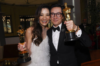 Best Supporting Actor Ke Huy Quan and Best Actress Michelle Yeoh pose with their awards at the Governors Ball following the Oscars show at the 95th Academy Awards in Hollywood, Los Angeles, California, U.S., March 12, 2023. Photo by Mario Anzuoni/REUTERS