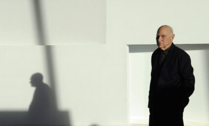 U.S. artist Richard Serra poses for photographers during a meeting, under the title of "The skin of spaces" in the Art Cen...