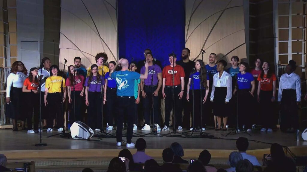 As1one Israeli and Palestinian singers bring their hope for peace and justice ...